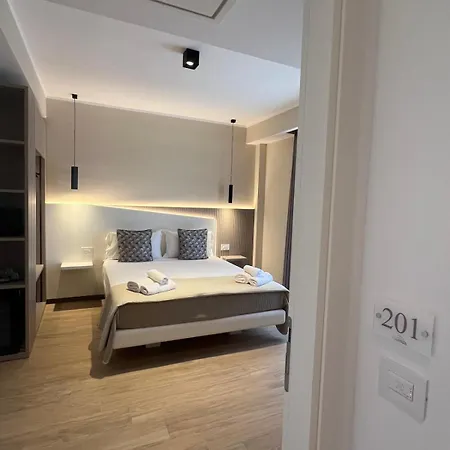 Alojamento de Acomodação e Pequeno-almoço Residenza Gurnea - Free Private Parking 4*